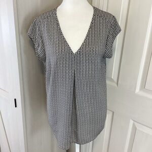 DR2 Black and White Patterned Blouse Sz S